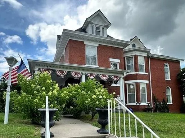 1618 State St, Lexington, MO 64067
