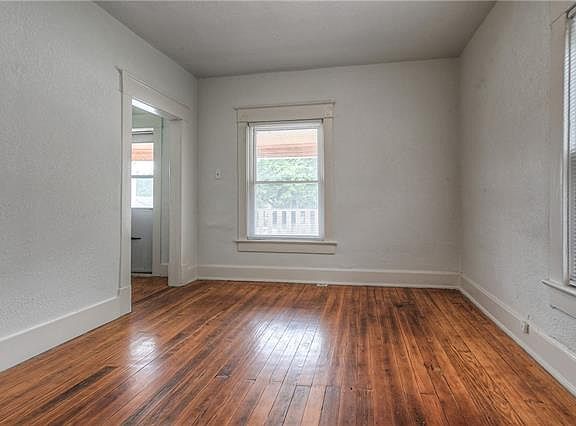 5th image of 126 N 13th St
