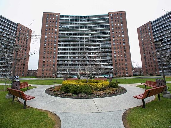 4th image of 61-45 98th St APT 7G