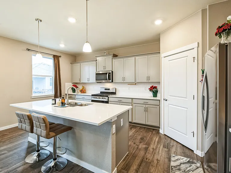 833 Vixen Dr — Photo 9