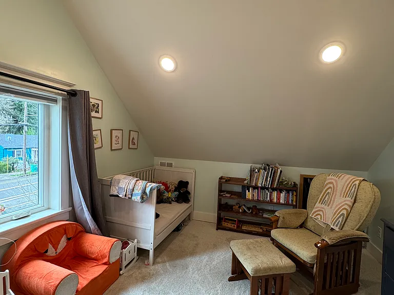 2nd floor bedroom