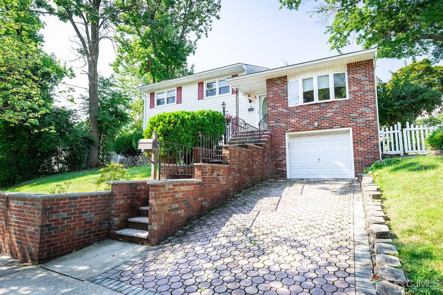 3 Larchmont Rd photo 1