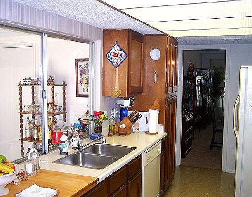 4th image of 8627 BRISTLECONE DR
