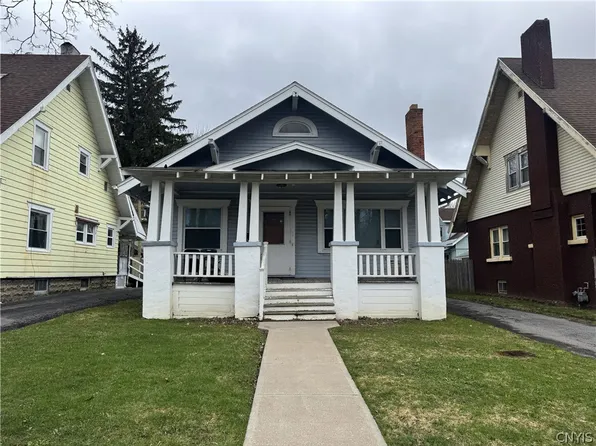 26 Greenwood Ct, Utica, NY 13501