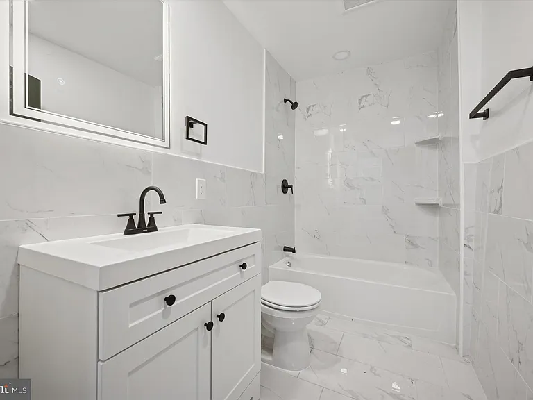 1637 W Girard Ave #1 — Photo 15