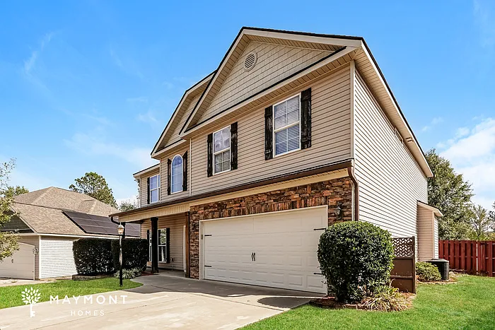 484 Sebastian Dr — Photo 4