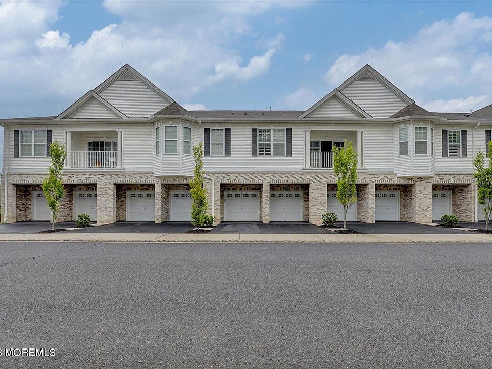 1st image of 213 Picadilly Drive