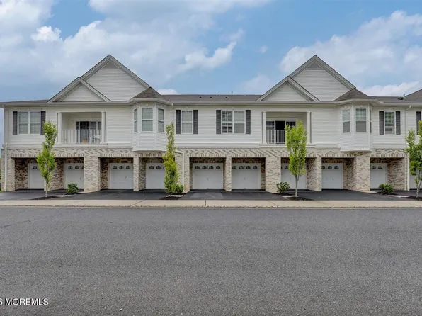 213 Picadilly Drive, Morganville, NJ 07751
