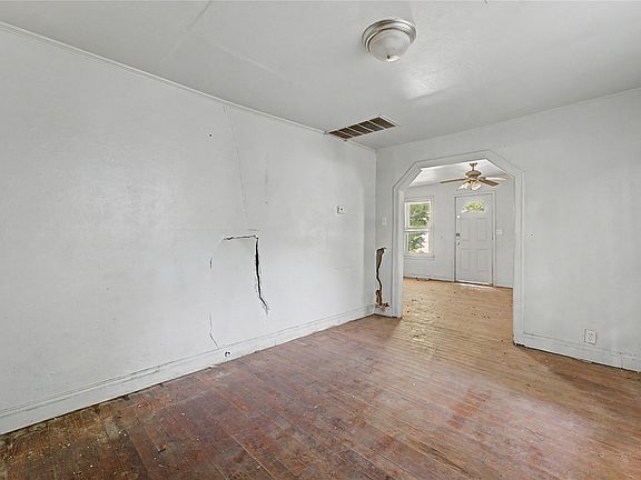 5th image of 5021 S 30th Ave W