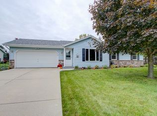 W198N16528 Linden Dr, Jackson, WI