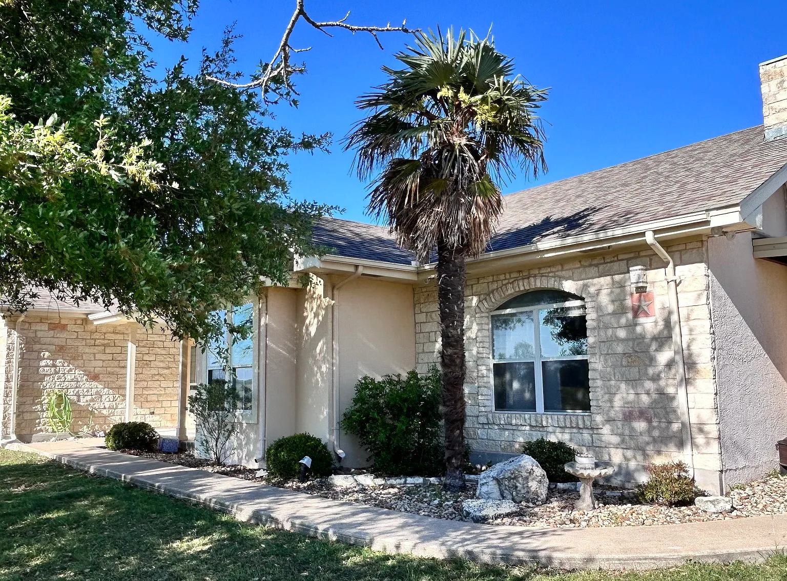3 bed, 2179 sqft, $3,400 — Photo 3