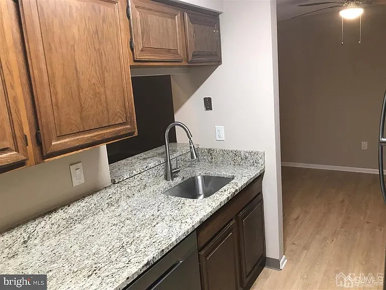 4811 Ravens Crest Dr — Photo 5