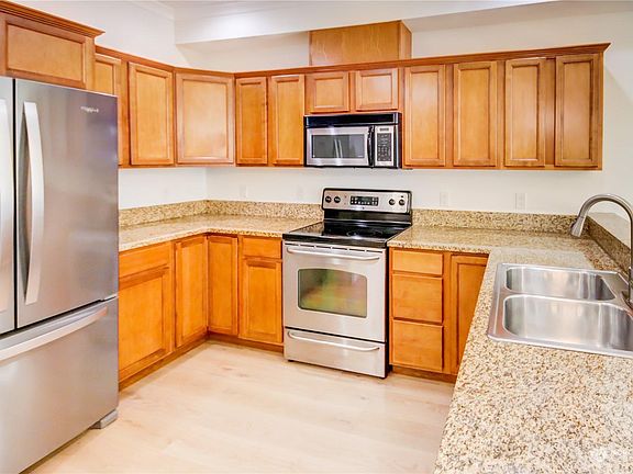 3rd image of 1015 Railroad Ave Unit 507
