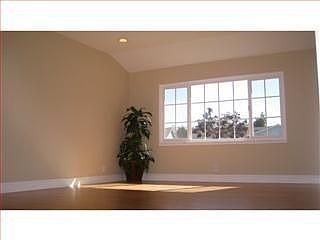 4th image of 1739 Hillmont Ave
