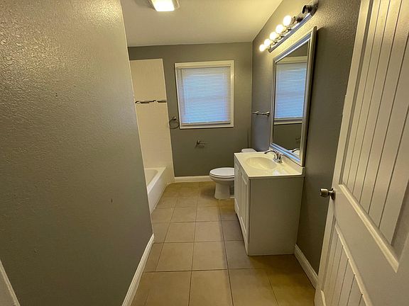 3rd image of 130 W Avenue D
