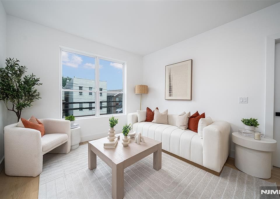1st image of 649 38th St #502