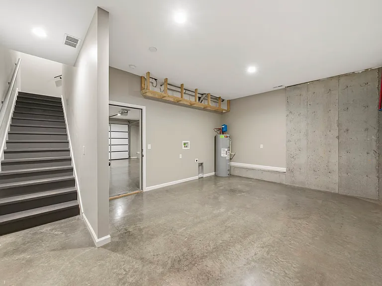 265 Washington St — Photo 11