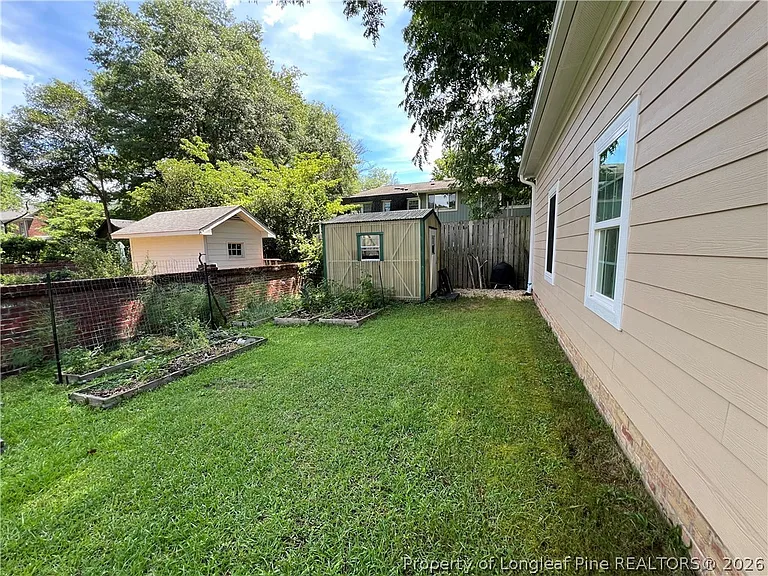 211 Ellington St — Photo 15