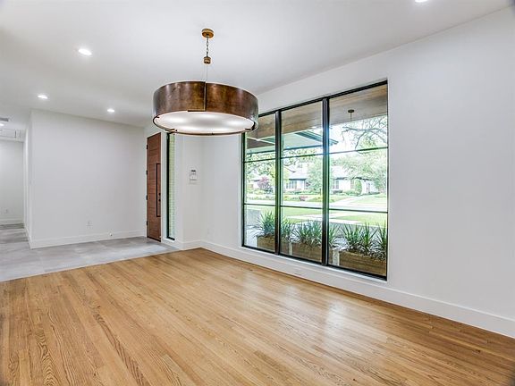 3rd image of 7023 Midbury Dr