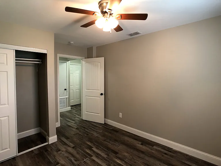 2409 Crews St — Photo 18