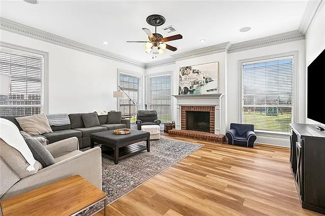 4 bed, 4.0 bath, 2520 sqft, $3,400 — Photo 4
