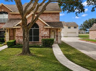 1414 Cypress Cove St, La Porte, TX 77571