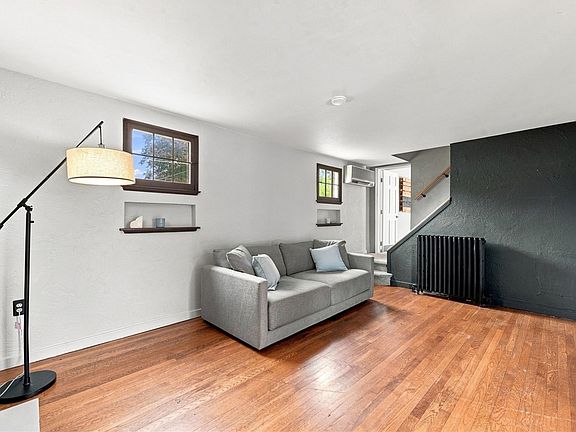 5th image of 2014 Hulton Rd