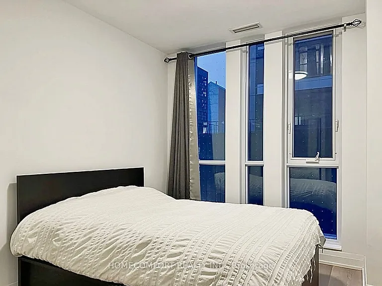 77 Mutual St #404 — Photo 9