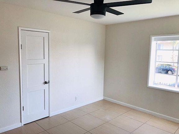 3rd image of 4316 Santa Rosalia Dr APT B