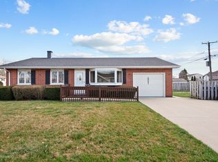 2041 Kingston Rd, Waukegan, IL 60087