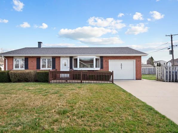2041 Kingston Rd, Waukegan, IL 60087