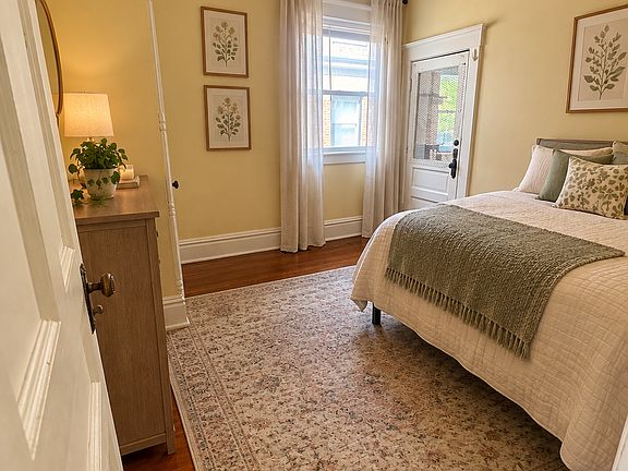 2nd image of 3721 Summit St APT 1