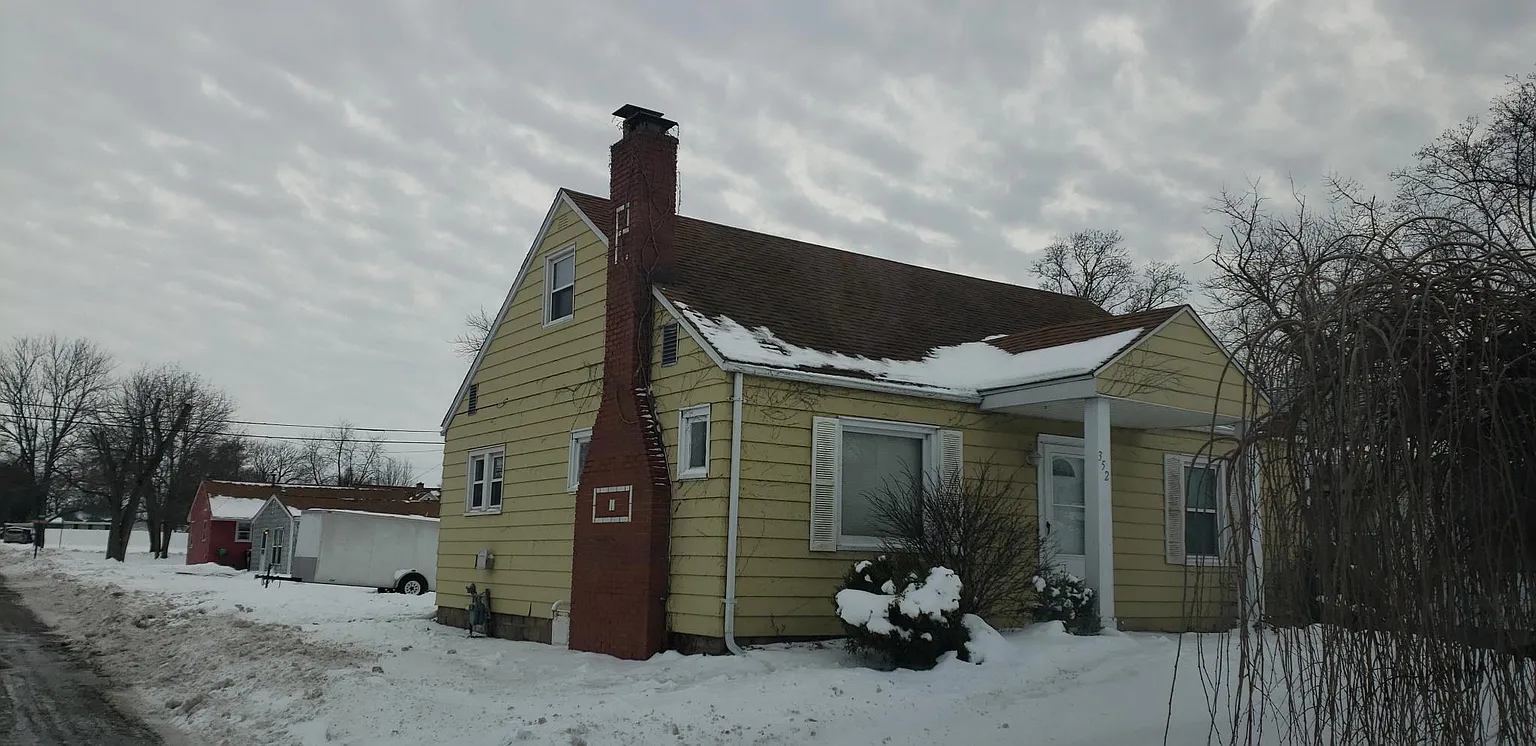352 Albert St photo 1