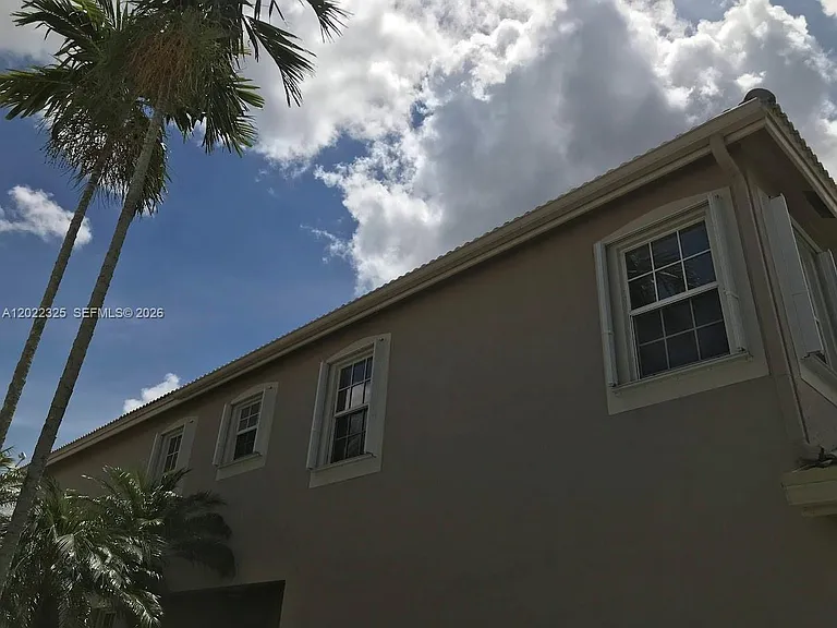 1868 Salerno Cir #1868 — Photo 34