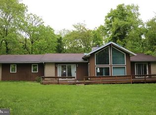890 Carey Dr, Chambersburg, PA