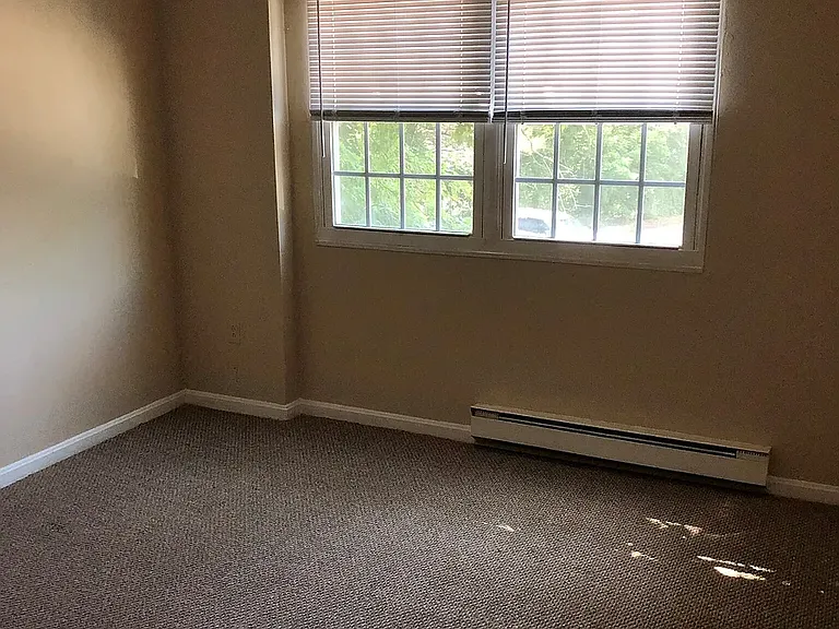 Barker Avenue Apartments — Photo 7