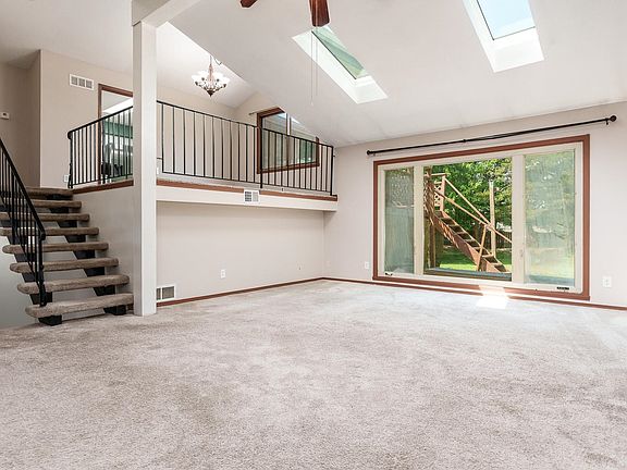 2nd image of 2938 Southbridge Rd