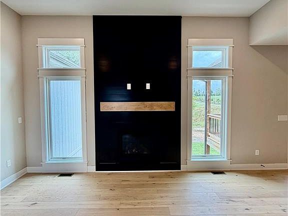 2nd image of 504 Skyview Ln