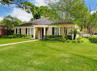 6200 Burgoyne Rd, Houston, TX 77057