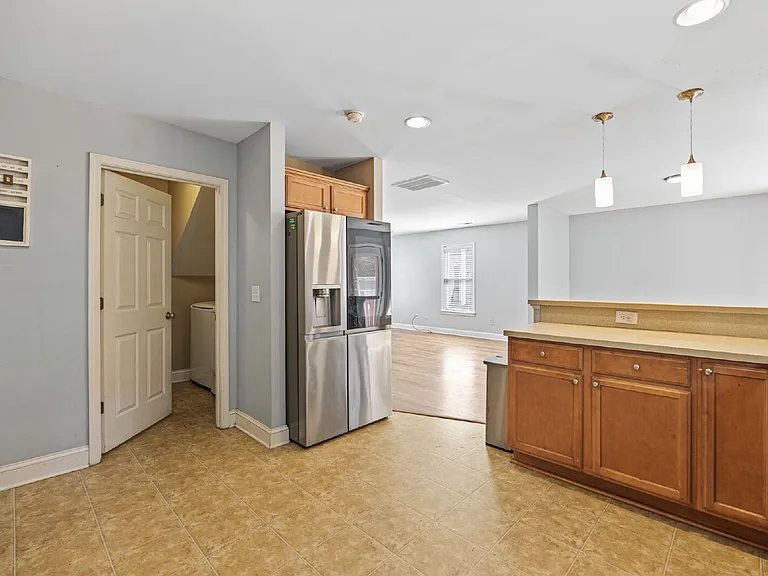 190 Hamilton Way — Photo 13