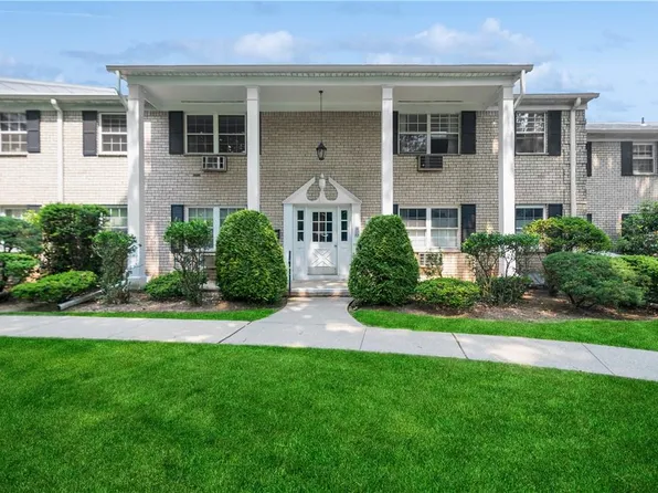 274 Parkside Drive, Suffern, NY 10901