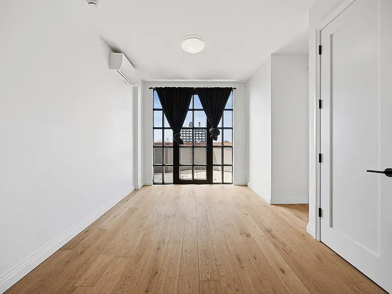 875 4th Ave #818 — Photo 3