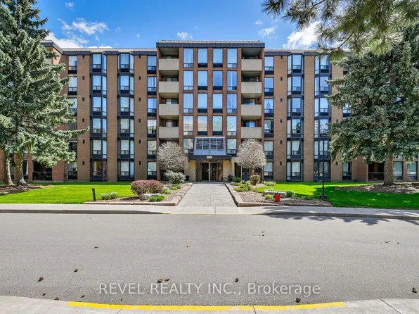 1540 Pickering Pkwy #601, Pickering, ON L1V 3V9