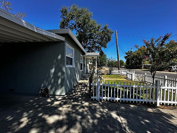 4th image of 1836 Continental St