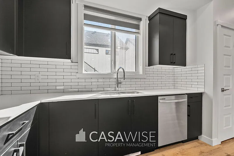 3 bed, 2.5 bath, 1600 sqft, $2,150 — Photo 4
