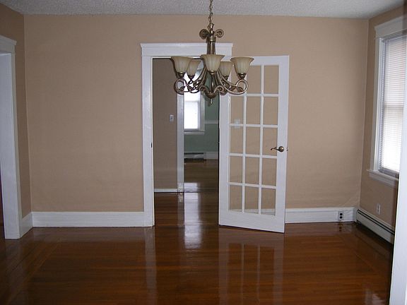 5th image of 55 Wellesley Ave