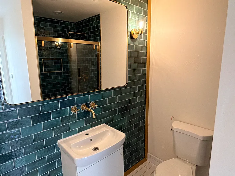 Attached private full bathroom