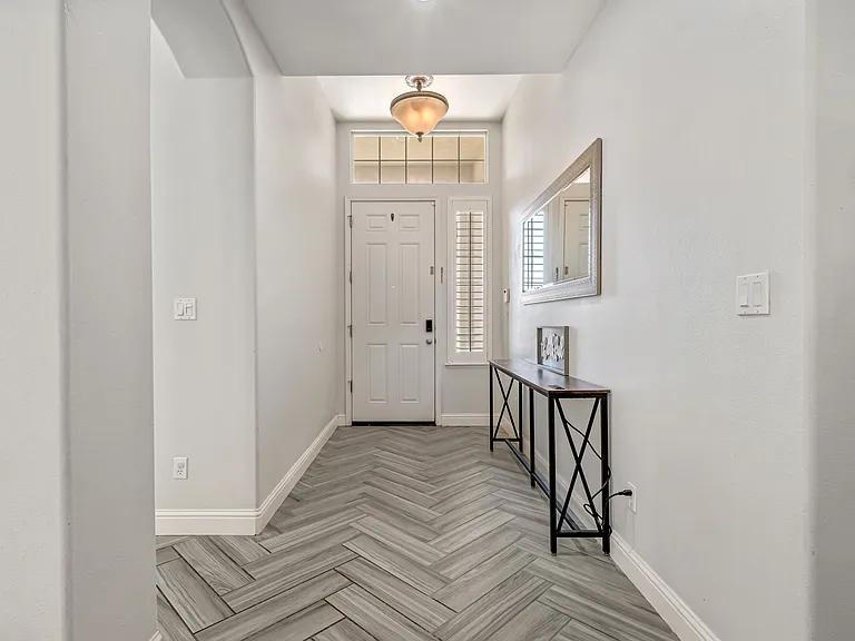 8582 N Garden Ave — Photo 8