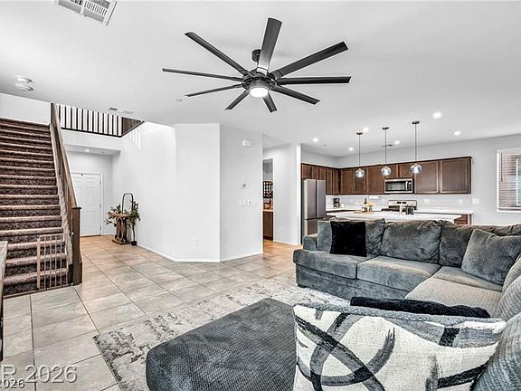 4th image of 1016 Huckburn Ave