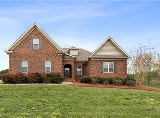 107 Meadow Brook Ct, Advance, NC 27006